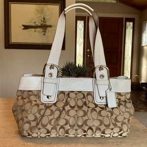 Soho🌹COACH Large Signature ‘C’ Fabric And White Leather Straps And Trim!